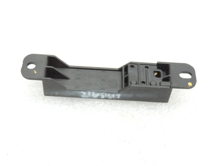 Oriģinālais Mercedes W205 C63 AMG bezatslēgu uztvērēja antenas modulis A2059053005