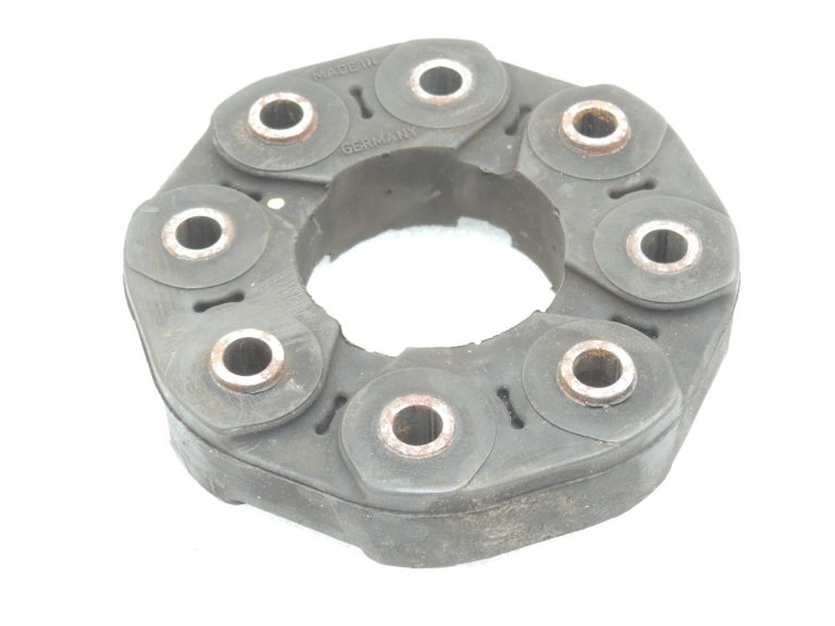 Oriģinālā Mercedes W205 C63 AMG M117 kardāna vārpsta Kardāna savienojums priekšējais disks A2404110115