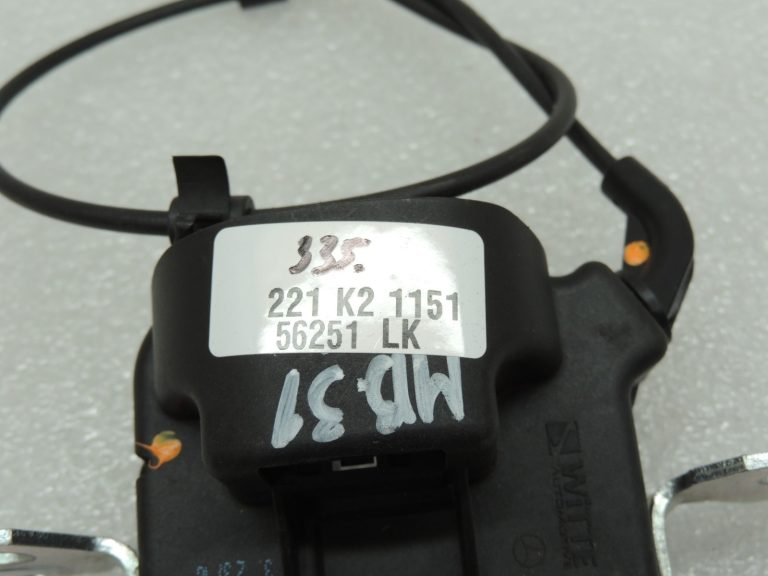 Oriģinālā aprīkojuma Mercedes Benz W205 aizmugurējo sēdekļu solu fiksators A2059200476