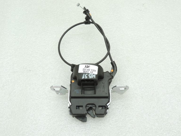 Oriģinālā aprīkojuma Mercedes Benz W205 aizmugurējo sēdekļu solu fiksators A2059200476