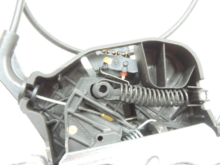 Oriģinālā aprīkojuma Mercedes Benz W205 aizmugurējo sēdekļu solu fiksators A2059200476