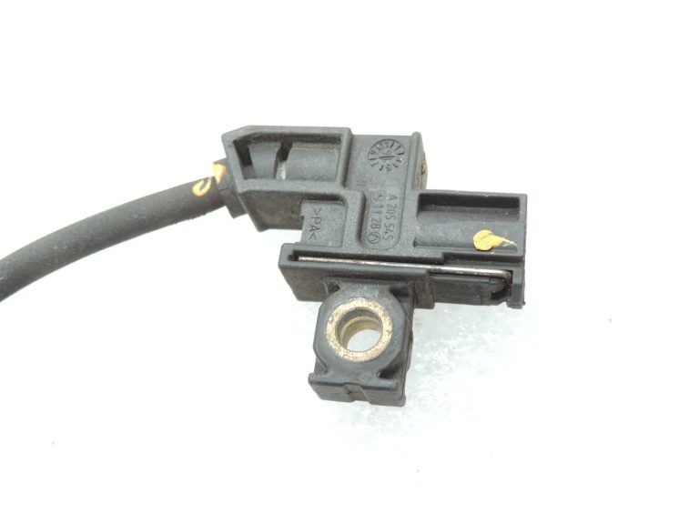 Oriģinālā Mercedes Benz W205 bremžu suporta instalācija aizmugurējā labajā pusē A2055404006