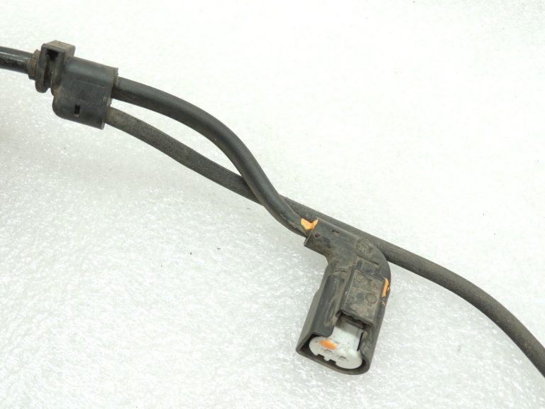 Oriģinālā Mercedes Benz W205 bremžu suporta instalācija aizmugurējā labajā pusē A2055404006