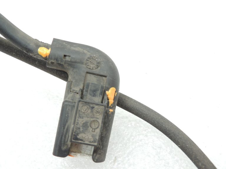 Oriģinālā Mercedes Benz W205 bremžu suporta instalācija aizmugurējā labajā pusē A2055404006