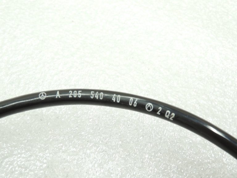 Oriģinālā Mercedes Benz W205 bremžu suporta instalācija aizmugurējā labajā pusē A2055404006