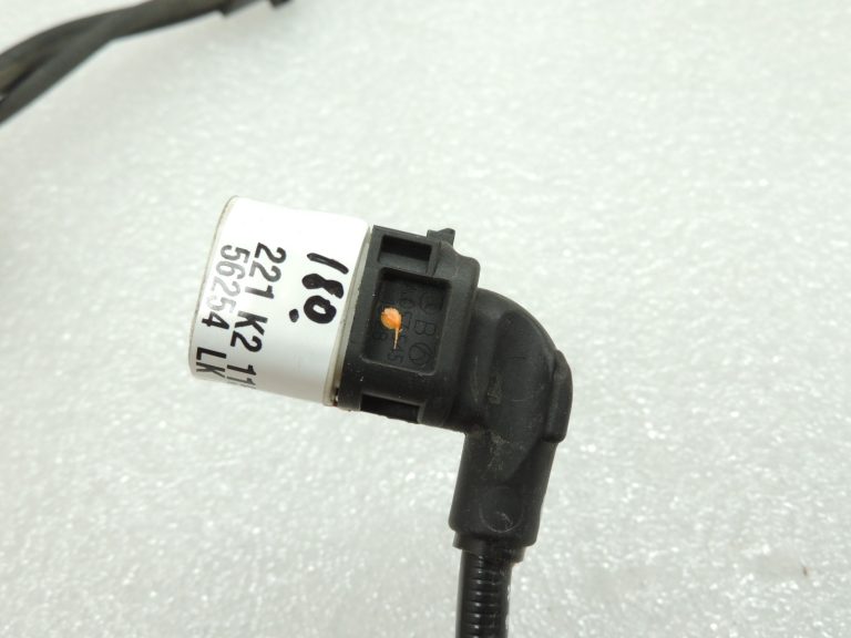 Oriģinālā Mercedes Benz W205 bremžu suporta instalācija aizmugurējā labajā pusē A2055404006
