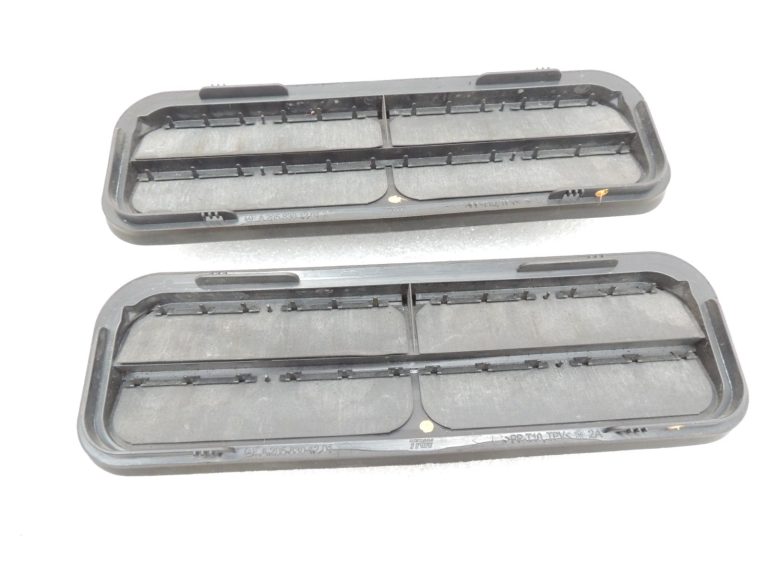 Oriģinālais Mercedes Benz W205 virsbūves ventilācijas vāku komplekts A2058301201