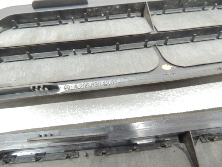 Oriģinālais Mercedes Benz W205 virsbūves ventilācijas vāku komplekts A2058301201