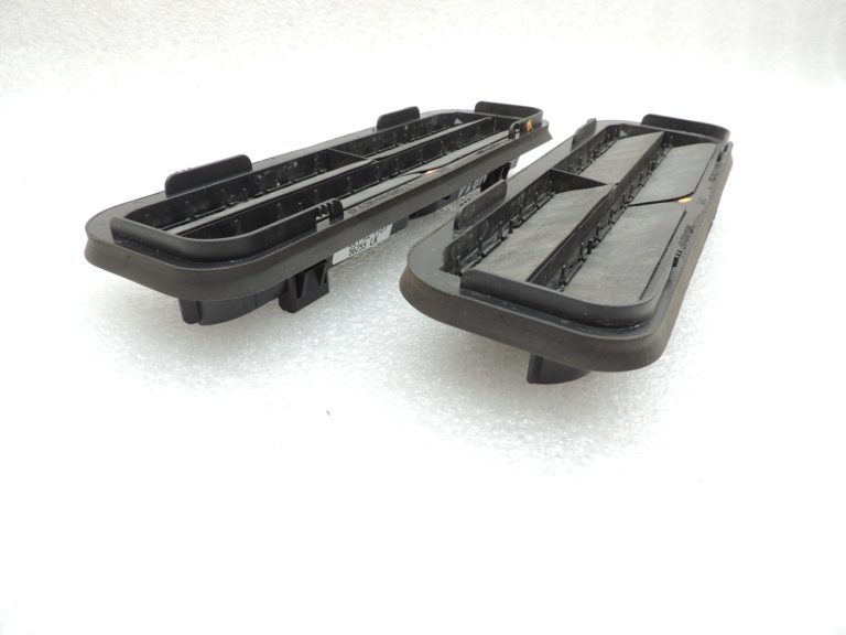 Oriģinālais Mercedes Benz W205 virsbūves ventilācijas vāku komplekts A2058301201