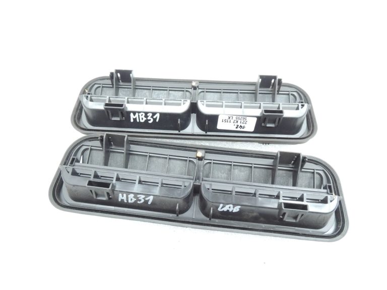 Oriģinālais Mercedes Benz W205 virsbūves ventilācijas vāku komplekts A2058301201