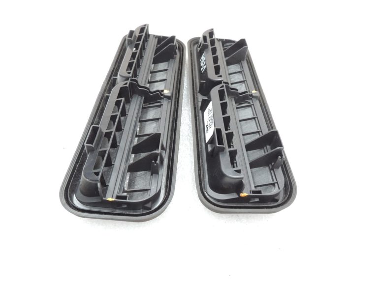 Oriģinālais Mercedes Benz W205 virsbūves ventilācijas vāku komplekts A2058301201