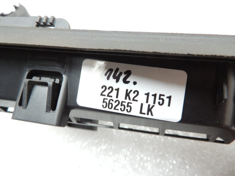 Oriģinālais Mercedes Benz W205 virsbūves ventilācijas vāku komplekts A2058301201