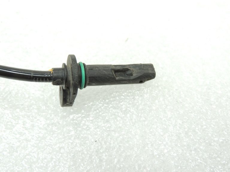 Oriģinālais Mercedes Benz W205 ABS aizmugurējais ātruma sensors A2059058503