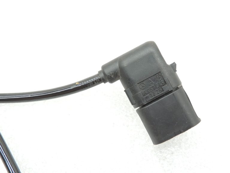 Oriģinālais Mercedes Benz W205 ABS aizmugurējais ātruma sensors A2059058503