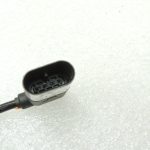 Oriģinālais Mercedes Benz W205 ABS aizmugurējais ātruma sensors A2059058503