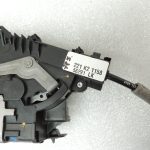 Oriģinālā Mercedes Benz W205 aizmugurējo kreiso durvju slēdzene A0997309500