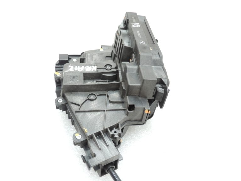 Oriģinālā Mercedes Benz W205 aizmugurējo kreiso durvju slēdzene A0997309500