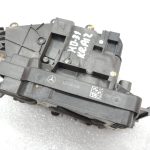 Oriģinālā Mercedes Benz W205 aizmugurējo kreiso durvju slēdzene A0997309500