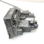 Oriģinālā Mercedes Benz W205 aizmugurējo kreiso durvju slēdzene A0997309500