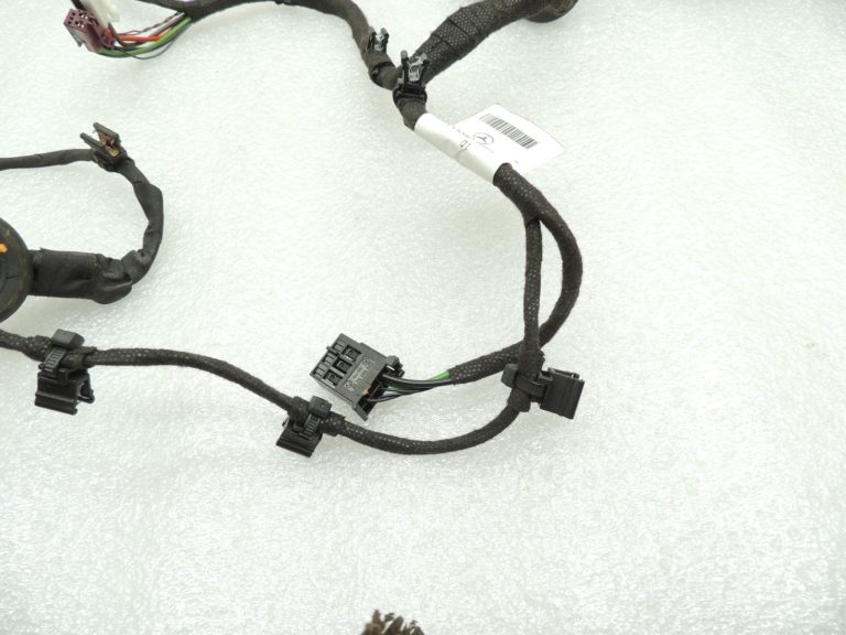 Mercedes Benz W205 Durvju instalācija aizmugurējā kreisā vai labā pusē A2055401242