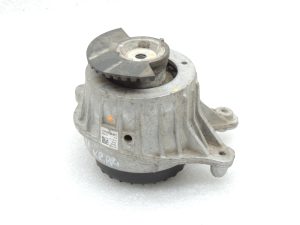 Oriģinālā aprīkojuma Mercedes Benz W205 M651 motora stiprinājums kreisais motora amortizators A2052406617