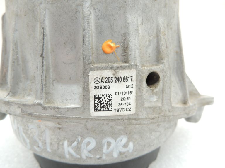 Oriģinālā aprīkojuma Mercedes Benz W205 M651 motora stiprinājums kreisais motora amortizators A2052406617