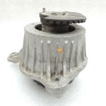 Oriģinālā aprīkojuma Mercedes Benz W205 M651 motora stiprinājums kreisais motora amortizators A2052406617