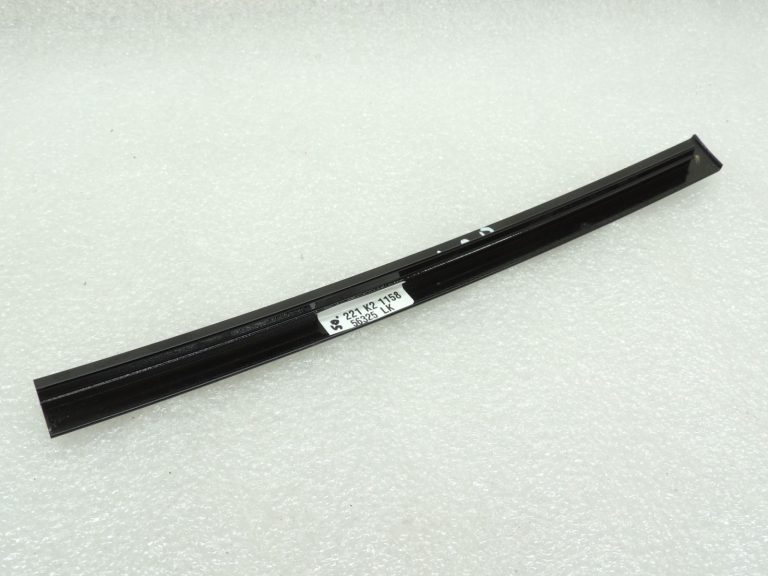 Oriģinālā Mercedes Benz W205 aizmugurējo durvju trīsstūrveida loga līstes A2057300419