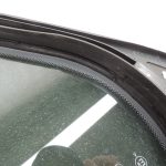 Oriģinālais Mercedes Benz W205 aizmugurējo labās puses durvju trīsstūrveida tonēts logs A2057306200