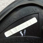 Oriģinālais Mercedes Benz W205 aizmugurējo labās puses durvju trīsstūrveida tonēts logs A2057306200