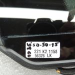 Oriģinālais Mercedes Benz W205 aizmugurējo labās puses durvju trīsstūrveida tonēts logs A2057306200