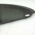 Oriģinālais Mercedes Benz W205 aizmugurējo kreiso durvju trīsstūrveida tonēts logs A2057306100
