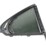 Oriģinālais Mercedes Benz W205 aizmugurējo kreiso durvju trīsstūrveida tonēts logs A2057306100