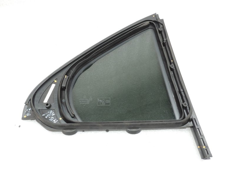 Oriģinālais Mercedes Benz W205 aizmugurējo kreiso durvju trīsstūrveida tonēts logs A2057306100