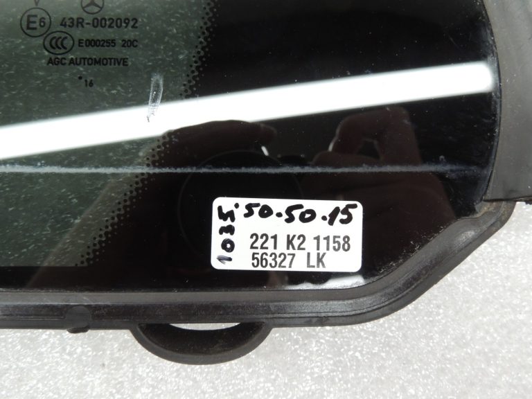 Oriģinālais Mercedes Benz W205 aizmugurējo kreiso durvju trīsstūrveida tonēts logs A2057306100