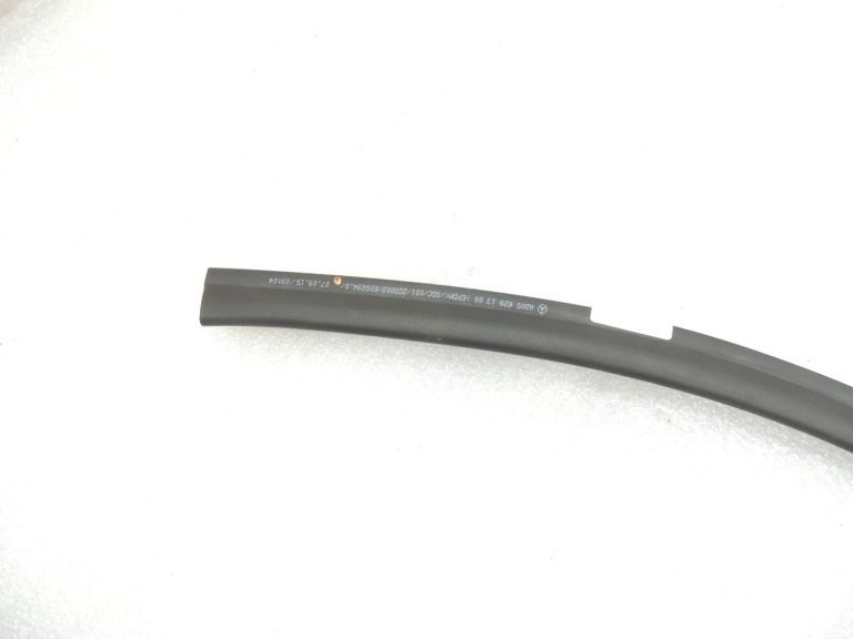 Original Mercedes Benz W205 priekšējā bampera gumijas blīvējums augšējais A2056281300