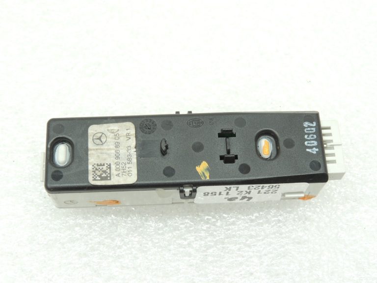 Oriģinālā Mercedes Benz W205 iekšējā apgaismojuma LED aizmugurējā lasīšanas gaisma A0009068905