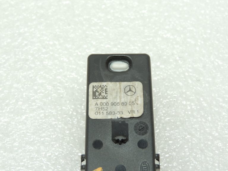Oriģinālā Mercedes Benz W205 iekšējā apgaismojuma LED aizmugurējā lasīšanas gaisma A0009068905