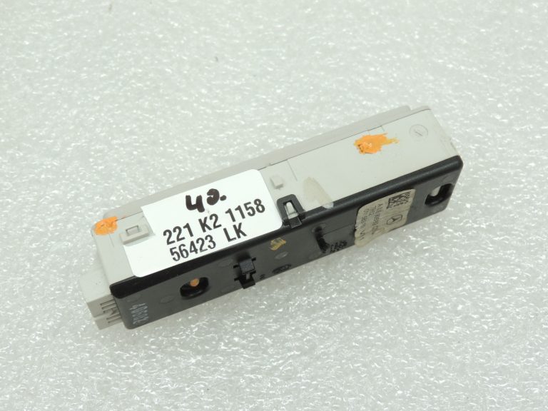 Oriģinālā Mercedes Benz W205 iekšējā apgaismojuma LED aizmugurējā lasīšanas gaisma A0009068905