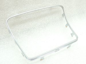 Oriģinālā Mercedes Benz W205 centrālās konsoles nodalījuma hromēta apdare A2056830900
