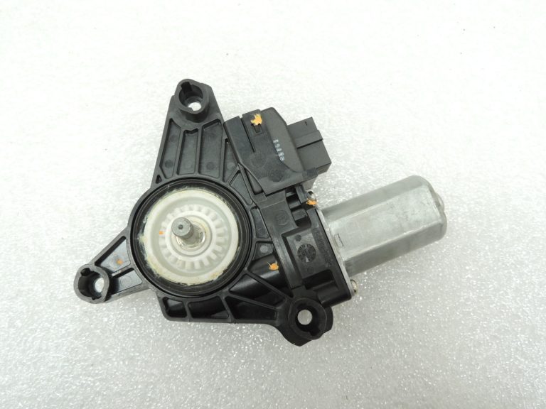 Oriģinālais Mercedes Benz W205 logu regulatora motors labajā aizmugurē A2059060401