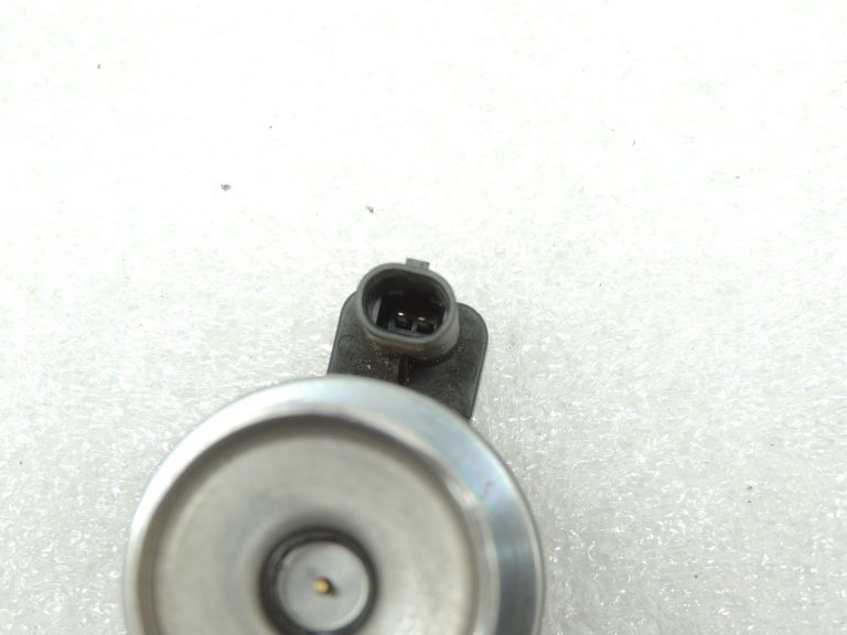 Oriģinālais Mercedes Benz W205 priekšējo amortizatoru elektromagnētiskais vārsts A05270715