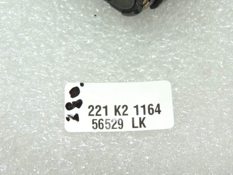 Oriģinālais Mercedes Benz W205 priekšējo amortizatoru elektromagnētiskais vārsts A05270715