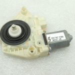 Oriģinālais Mercedes Benz W205 Sedans Logu regulatora motors priekšējais kreisais A2059060013