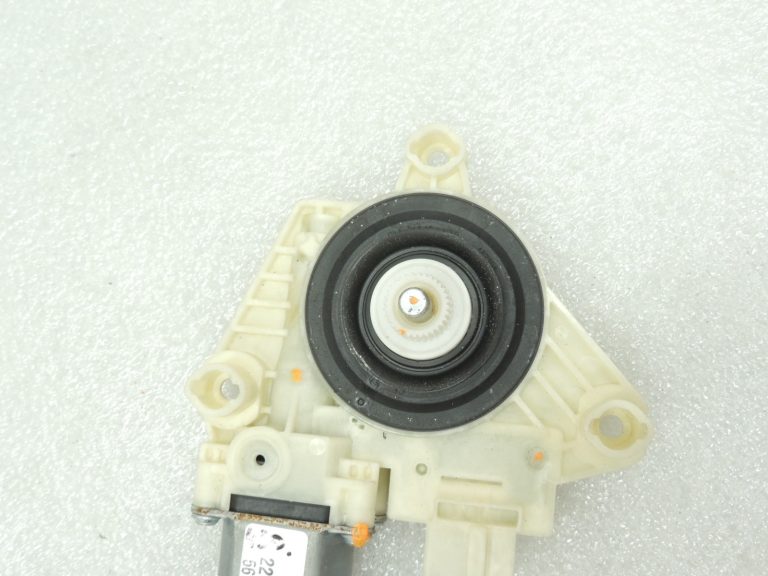 Oriģinālais Mercedes Benz W205 Sedans Logu regulatora motors priekšējais kreisais A2059060013