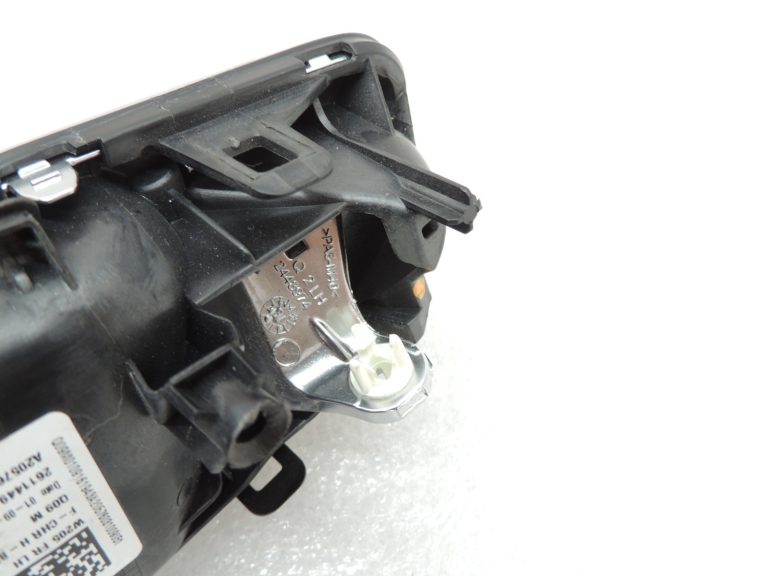 Oriģinālais Mercedes Benz W205 priekšējais kreisais iekšējo durvju rokturis A2057603100