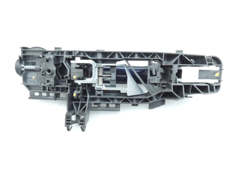 Oriģinālais Mercedes W205 aizmugurējais kreisais ārējo durvju rokturis 890U Canvasite Blue A0997601700
