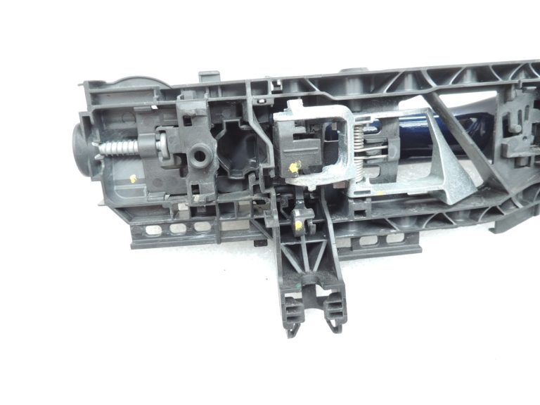 Oriģinālais Mercedes W205 aizmugurējais kreisais ārējo durvju rokturis 890U Canvasite Blue A0997601700