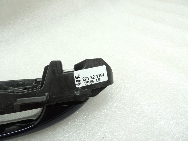 Oriģinālais Mercedes W205 aizmugurējais kreisais ārējo durvju rokturis 890U Canvasite Blue A0997601700