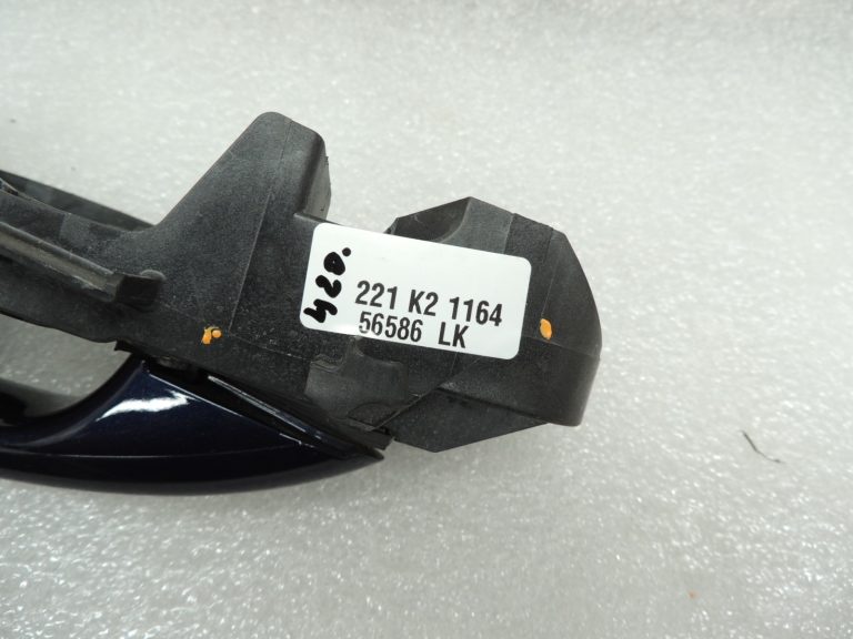 Oriģinālais Mercedes W205 aizmugurējais kreisais ārējo durvju rokturis 890U Canvasite Blue A0997601700